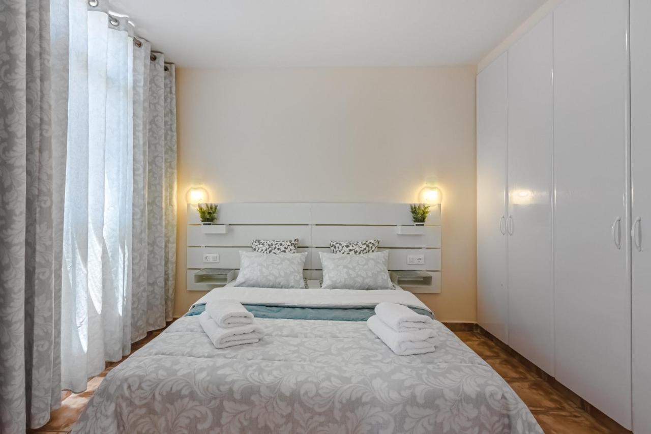 Apartment Apart America - 150 Meters From The Beach, Free Wi-Fi Arona  Exterior foto