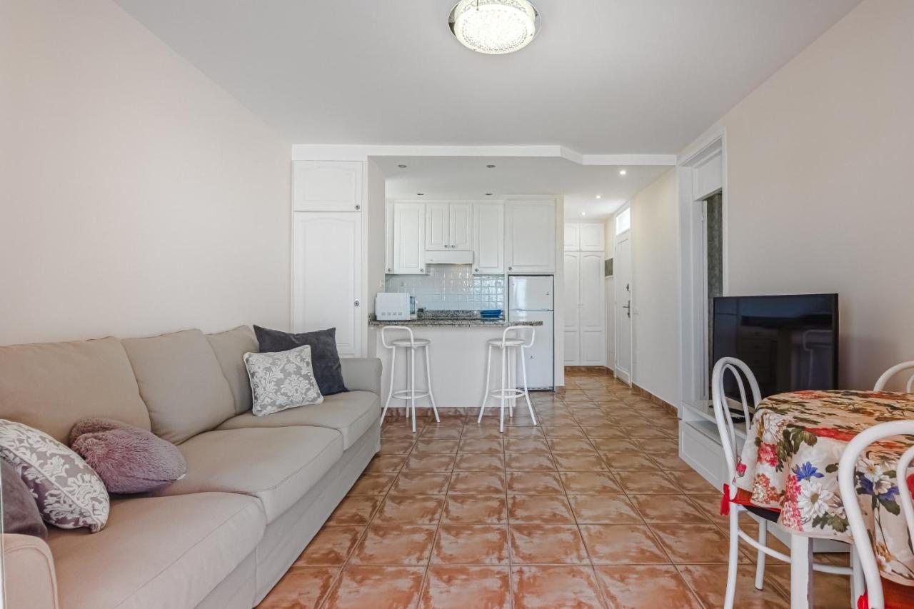 Apartment Apart America - 150 Meters From The Beach, Free Wi-Fi Arona  Exterior foto