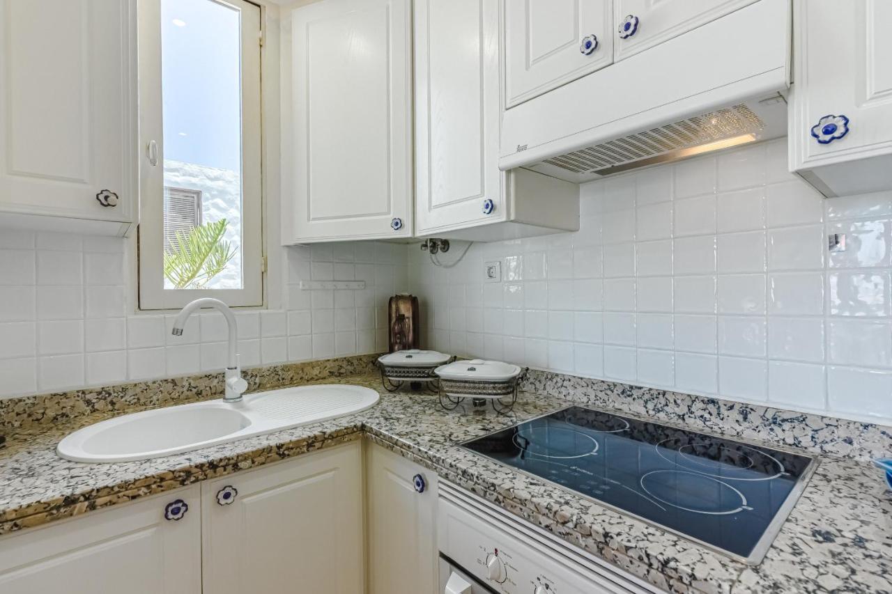 Apartment Apart America - 150 Meters From The Beach, Free Wi-Fi Arona  Exterior foto