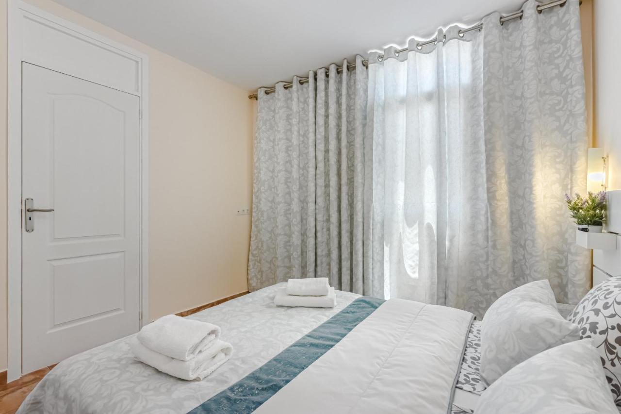 Apartment Apart America - 150 Meters From The Beach, Free Wi-Fi Arona  Exterior foto
